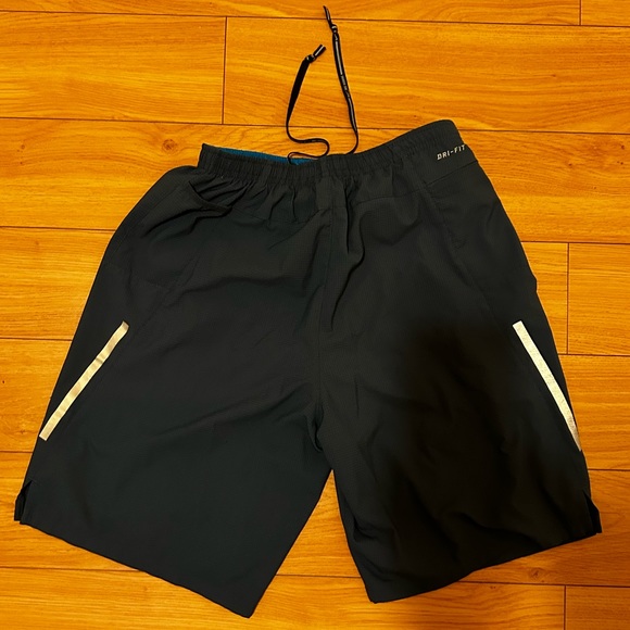 Nike Phenom 9” 2-in-1 Running Shorts - Picture 3 of 3